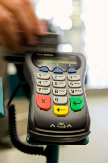 Understanding Credit/Debit Card Declines: Reasons & Solutions