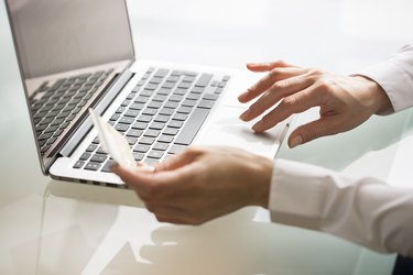 Prepaid Debit Cards & Payday Loans: A Guide to Fast Cash Options