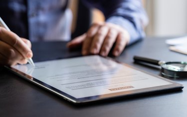 Trustee vs. Fiduciary: Understanding the Key Differences