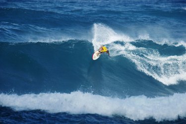 Earnings of Professional Surfers: A Comprehensive Overview