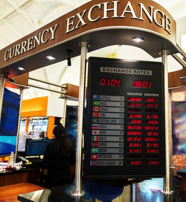 Currency Exchange Check Cashing Fees: What to Expect