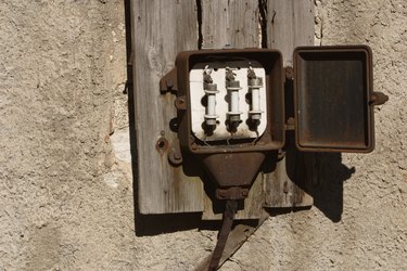 Detecting Electricity Theft: Signs, Risks & Prevention