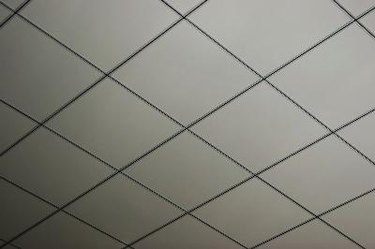 Garage Ceiling Solutions: Affordable & Functional Ideas