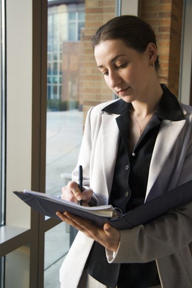 Divorce Lawyer Salary: Average Earnings & Factors Influencing Income