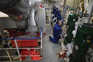 Merchant Mariner Salary: Average Pay & Career Outlook