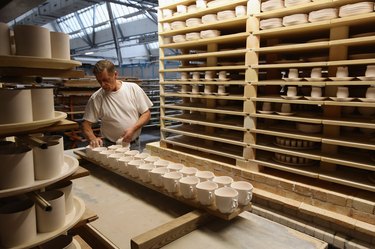 Turn Free Wood Pallets into Profit: A Guide to Selling Pallets