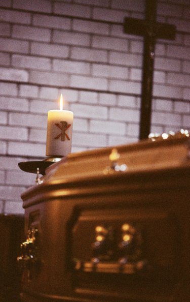 Establishing a Memorial Fund: A Guide to Bank Accounts & IRS Compliance