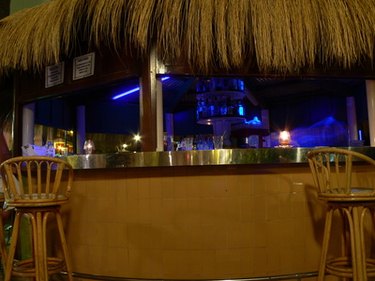 DIY Home Bar Ideas: Budget-Friendly & Stylish