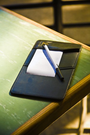 Cashing Canadian Checks in the US: Fees & Options