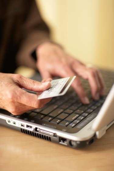 Direct Deposit Without a Bank Account: Prepaid Card Options & Employer Benefits