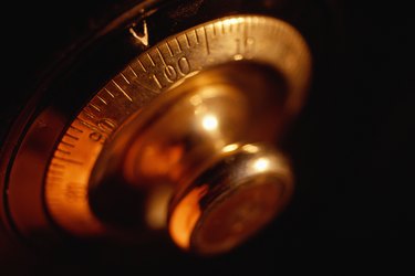 Understanding & Using Dial Combination Safes: A Comprehensive Guide