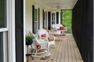 DIY Pet-Friendly Porch Enclosure: Affordable & Safe Solutions