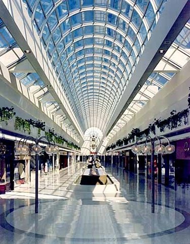 Maximize Your Shopping: How to Score Freebies at Oakridge Mall & Beyond