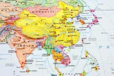 Dollar Pegged Currencies: A Comprehensive List & Explanation