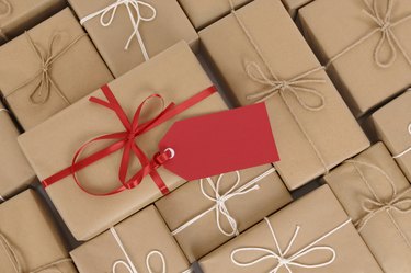 Shipping Gifts to Canada: Customs, Restrictions & Value Limits