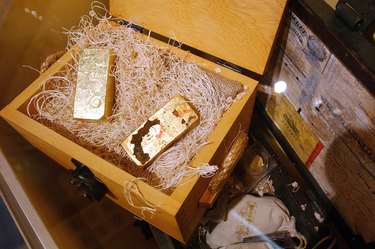 Importing Gold Bars: Regulations & Requirements