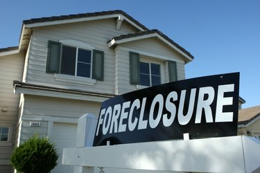 Wholesale REO Foreclosures: A Beginner s Guide to Profitable Investing