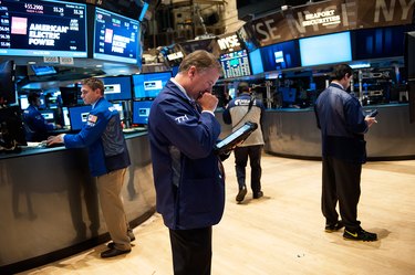 Intraday Trading vs. Interday Trading: A Comprehensive Guide