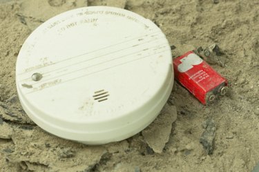 Norton Smoke Alarm: Battery Replacement & Safety Tips