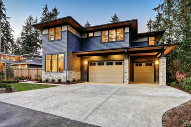 Building a Garage with Apartment: Cost, Design & Considerations
