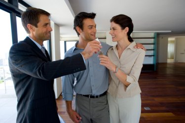 Real Estate Commission Rates: Understanding Realtor Fees & Negotiation