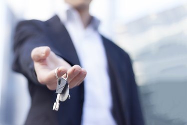 Sales Commission vs. Finder s Fee: Understanding the Difference