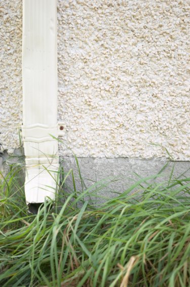 Stucco vs. Vinyl Siding: Cost Comparison & Home Improvement Guide