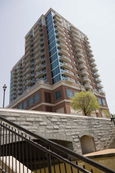 Appraising Apartment Buildings: GRM, Cap Rate & Comps Explained