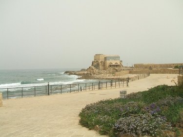 Understanding Deeded Beach Rights: Access & Ownership