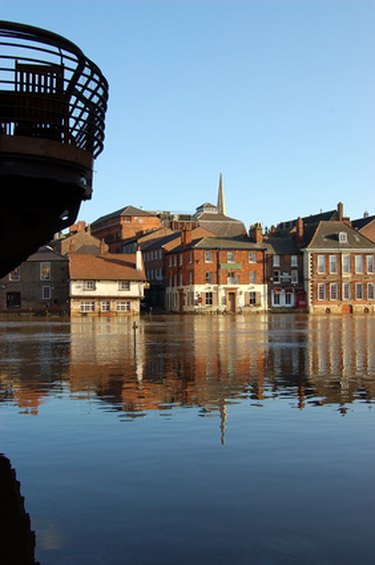 Understanding NFIP Flood Insurance Deductibles: Limits & Costs