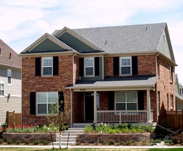 Negotiating Furniture in Real Estate Transactions: A Buyer s & Seller s Guide