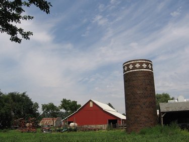 LLC for Farming: Benefits & Advantages for Agricultural Businesses