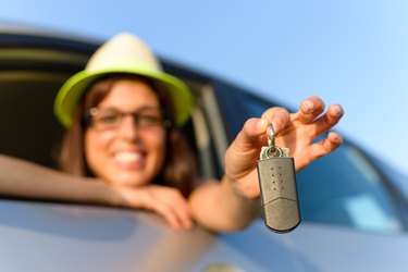 Buying a Repossessed Car: A Comprehensive Guide & Risk Assessment