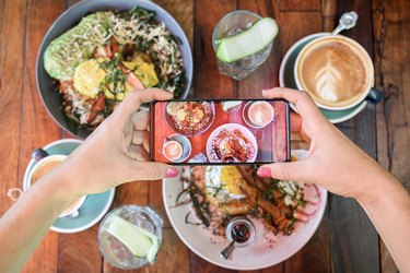 How Social Media Influences Your Food Choices | Aston University Research