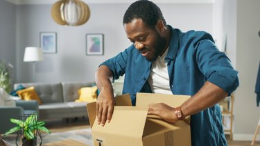Amazon Holiday Delivery Delays: Causes & Solutions