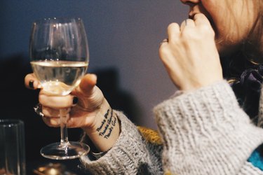 Choosing the Perfect Wine: Expert Tips & Confidence