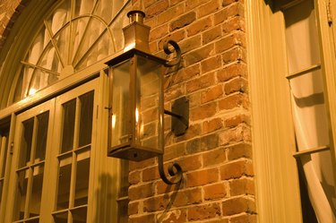 Gas Lamp Post Cost & Annual Maintenance: A Comprehensive Guide