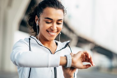 Heart Rate Trackers: Benefits, Accuracy & Which One is Right for You