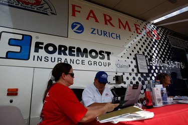 Understanding Insurance Agent Compensation: How They Get Paid