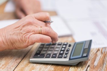 Understanding Pension Benefit Calculations: Defined Benefit vs. Defined Contribution