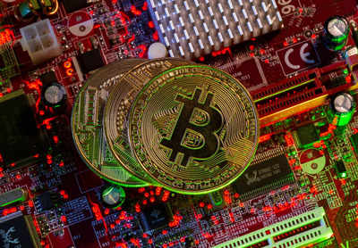 China Bans Cryptocurrency Trading and Mining: Bitcoin Price Drops