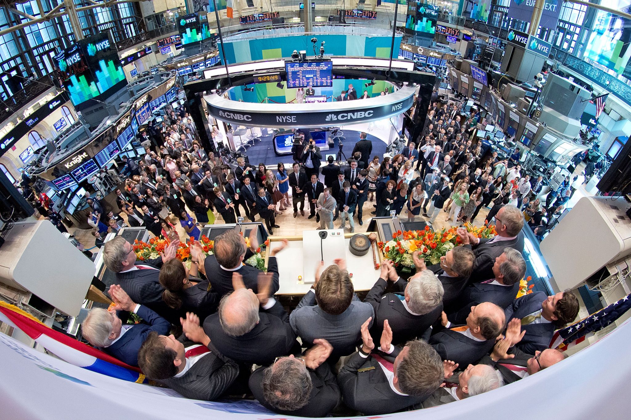 Technology s Impact on Financial Markets: Trends & Future