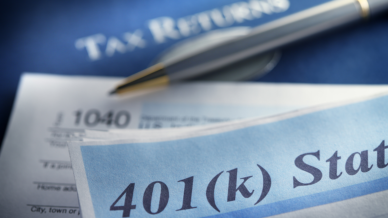 IRA vs. 401(k): Is an IRA Enough for Retirement?