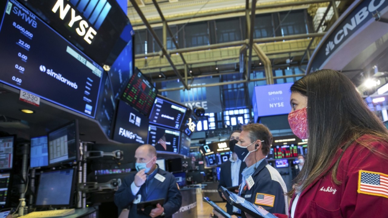 Investing for a Beach House Retirement: Smart Strategies for Under 35