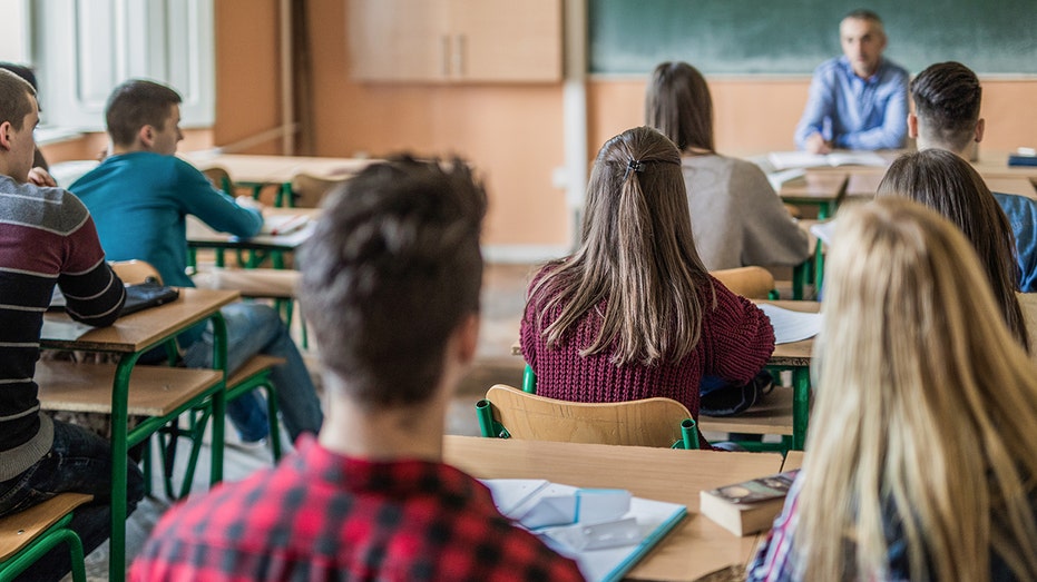 Best Jobs for Retirees: High-Paying Opportunities & Career Transitions