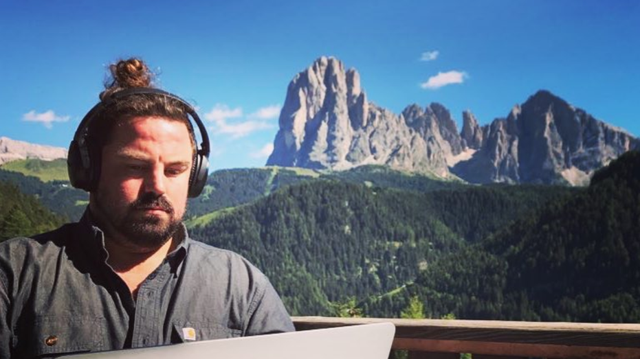 How a 30-Year-Old Achieved Financial Independence: Key Sacrifices Revealed