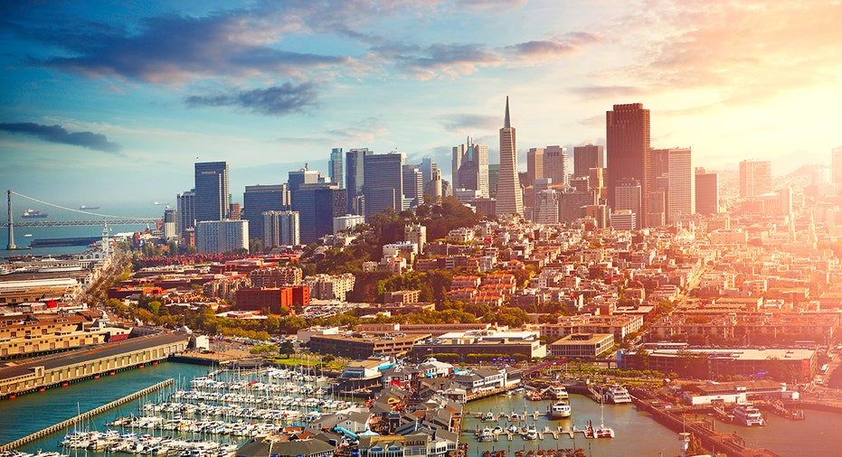 Retiring in the City: 3 Unexpected Benefits for a Vibrant Retirement