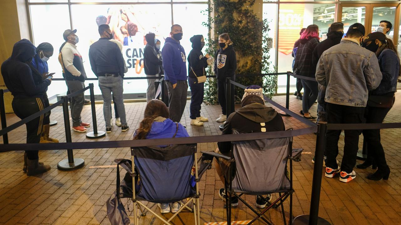 Atlanta Life Shares $10,000 in Walmart Gift Cards with Community