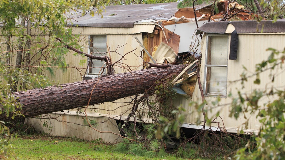 Hurricane Laura Recovery: Power Outages & Death Toll Reaches 16