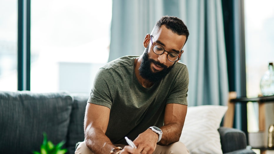 Financial Resolutions for a Healthier Financial Future | Higher Minds